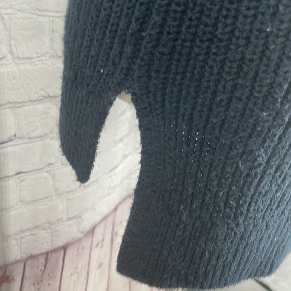 Pre-loved Abercrombie and Fitch Thick Heavy Cozy Warm Knit Large Sweater - Picture 5 of 6